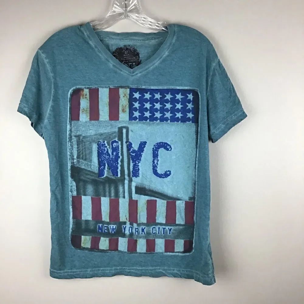 🌺3 FOR $20🌺 - NYC New York Vintage wash T Shirt blue small